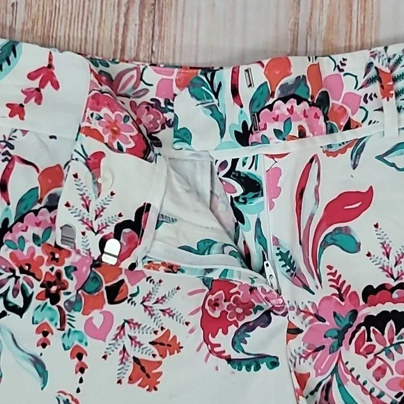 NY&CO 7th Avenue Design Studio Cuffed Shorts - Picture 5 of 11